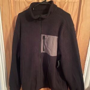 New With Tags, Mens Size Medium (38-40) Zip Up Fleece